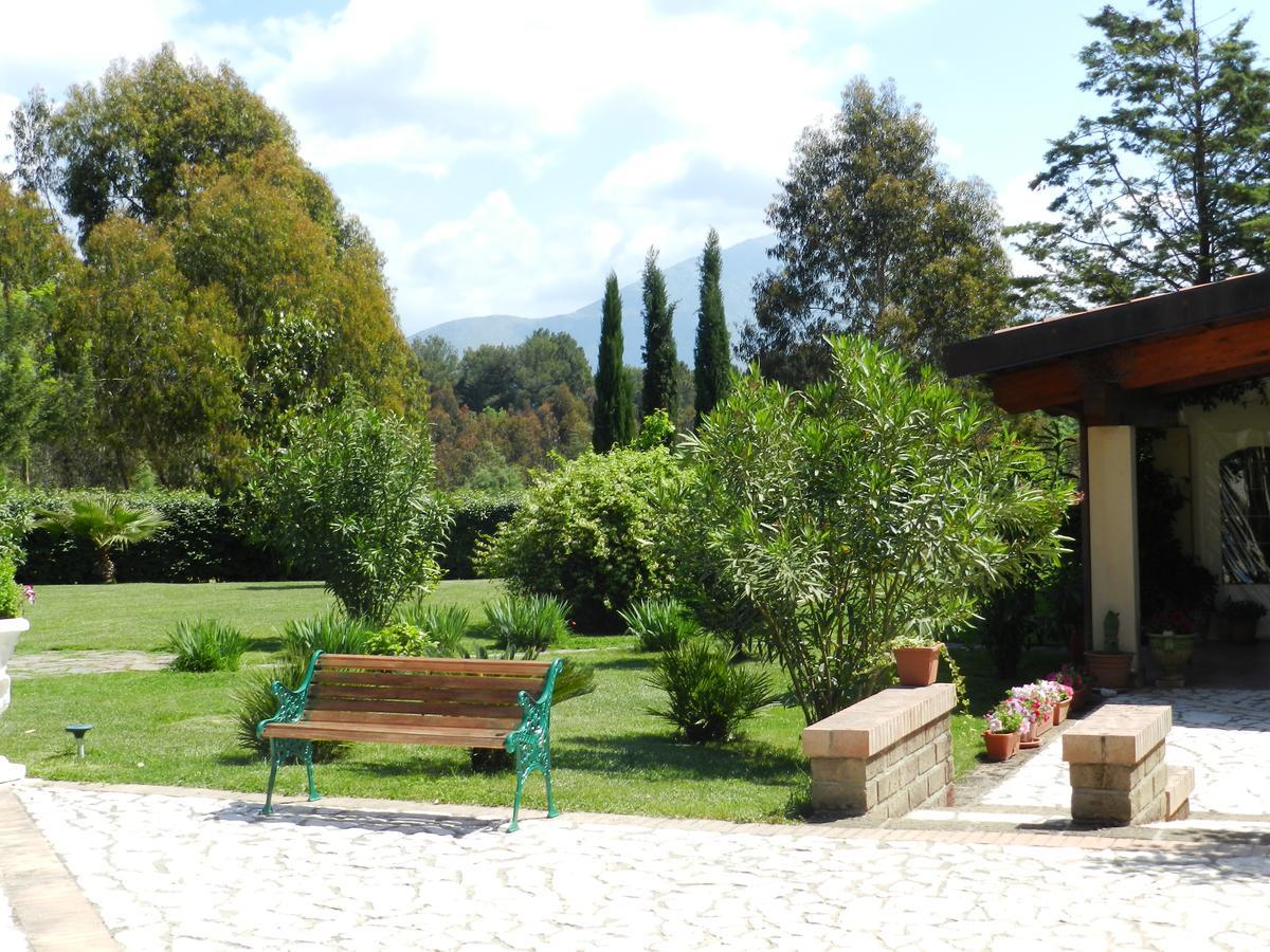 Il Nibbio Reale Country House Rocca d'Evandro Buitenkant foto